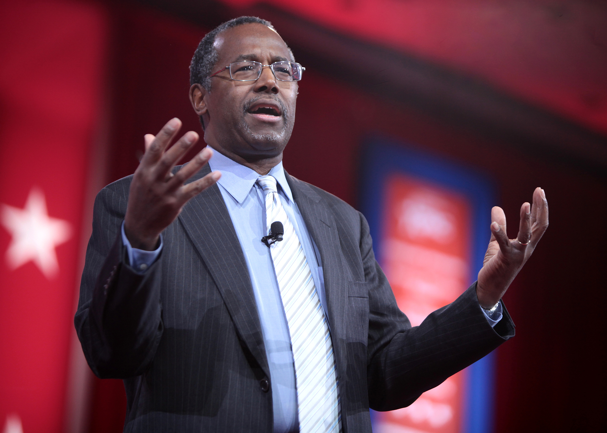 Republican presidental candidate Ben Carson has come under increased media scrutiny over the details of his well-publicized biography. Photo taken at the 2015 Conservative POlitical Action Conference (Gage Skidmore/Wikimedia Commons)