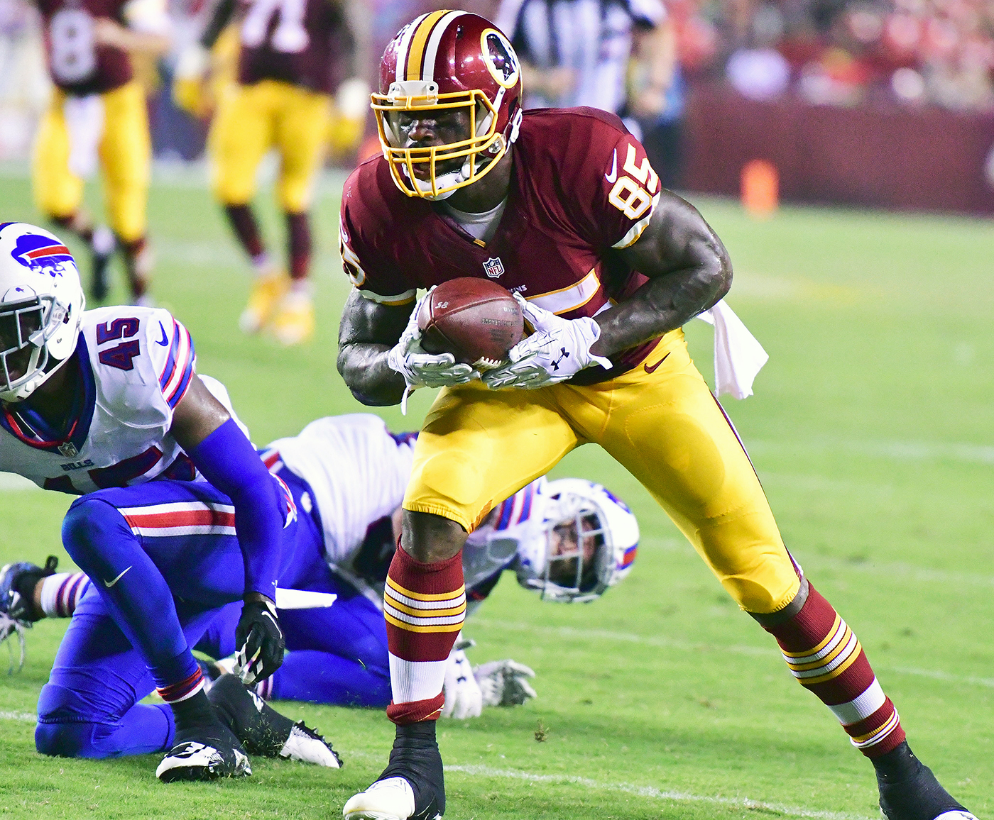 Washington Redskins tight end Vernon Davis makes a second-quarter reception during the Redskins' 21-16 preseason win over the Buffalo Bills at FedEx Field in Landover, Maryland, on Friday, Aug. 26. /Photo by John E. De Freitas