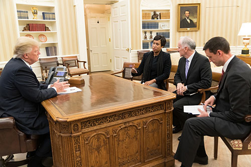 President Trump meets D.C Mayor Muriel Bowser, Paul Wiedefeld, General Manager of the Washington Metropolitan Area Transit Authority and Tom Bossart, Homeland Security Advisory ahead of winter blizzard warnings. (Courtesy of the White House)