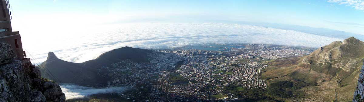 **FILE** Cape Town's "city bowl" from Table Mountain (Andres de Wet via Wikimedia Commons)