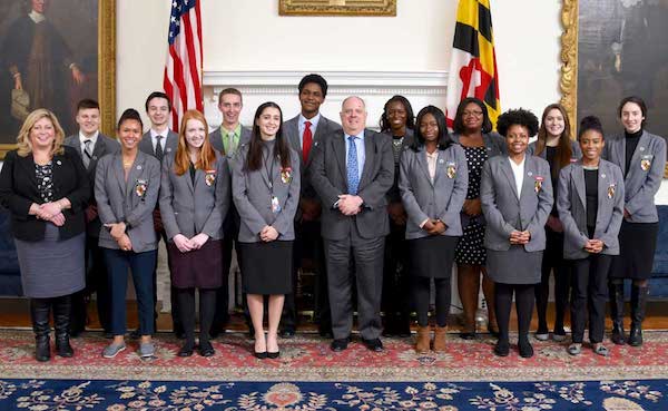 Maryland Gov. Larry Hogan and a previous group of student pages pose during state's General Assembly. (Courtesy of Joe Andrucik/Maryland GovPics via Flickr)