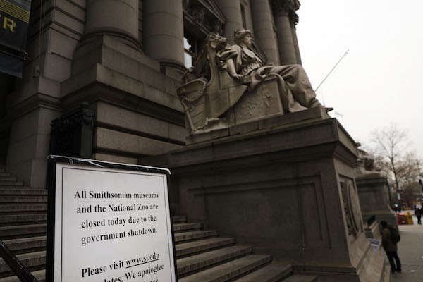 A sign informs visitors that the Smithsonian Institution's National Museum of the American Indian in New York City is closed due to the government shutdown on Jan. 2, 2019 (Spencer Platt/Getty Images)