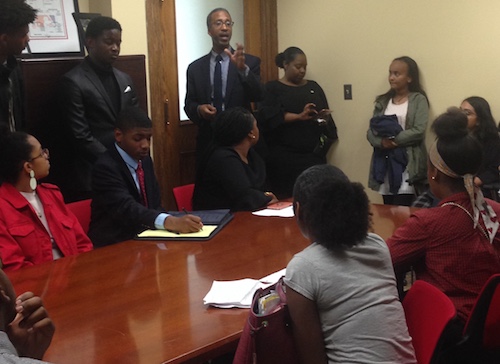 D.C. Council member Kenyan McDuffie meets with Banneker students on May 13. (Sam P.K. Collins/The Washington Informer)