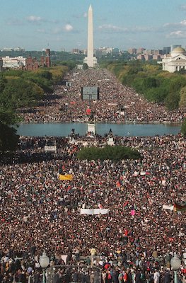 Over a million Black men from across the country assembled on the National Mall on Oct. 16, 1995. (Wikimedia Commons)