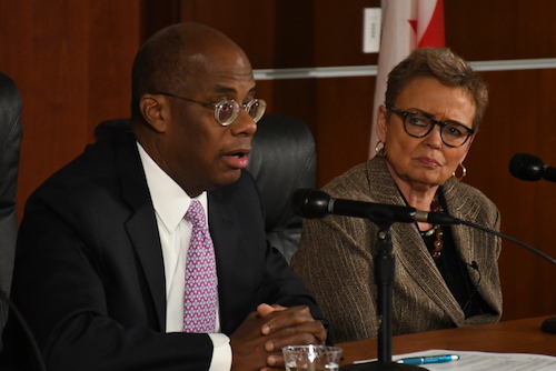 Former Federal Reserve Vice Chairman Roger Ferguson discusses the likelihood of a recession as Sharon Pratt of UDC's Institute of Politics, Policy and History listens. (Roy Lewis/The Washington Informer)