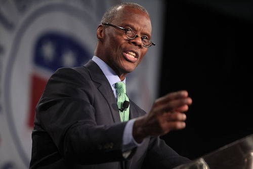 **FILE** J. C. Watts speaks at the Iowa GOP's Growth and Opportunity Party in Des Moines, Iowa on Oct. 31, 2015. (Gage Skidmore)