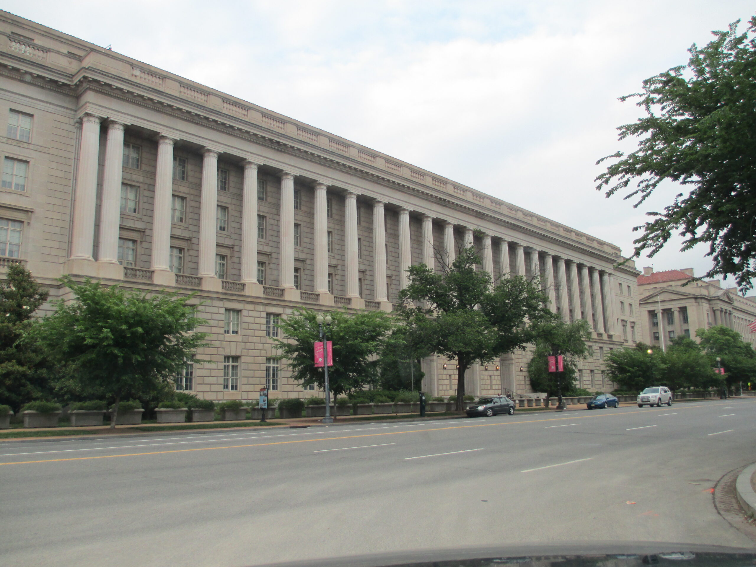 **FILE** The IRS Building in Washington, D.C. ( Joshua Doubek via Wikimedia Commons)