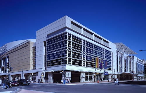 **FILE** Walter E. Washington Convention Center in D.C. (Library of Congress via Wikimedia Commons)