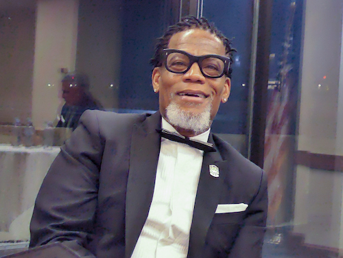 DL Hughley talks to The Washington Informer during the Multicultural Media & Correspondents Association’s awards dinner on Nov. 18. (Shevry Lassiter/The Washington Informer)
