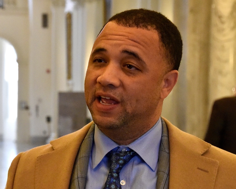 Maryland Sen. Antonio Hayes (D-Baltimore City) talks paid family and medical leave legislation and serves as the lead sponsor. Hayes and his wife celebrated the birth of their first child on Feb. 28. (Robert R. Roberts/The Washington Informer)