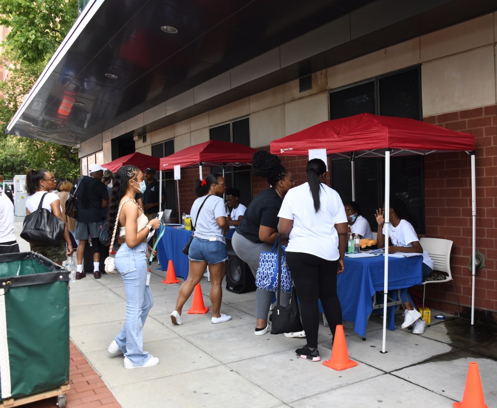 Freshmen students arrive on Howard University's campus for Move-In Day. (Anthony Tilghman/The Washington Informer)