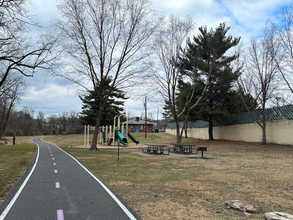 The segment of Parklawn Park behind the proposed gas station site (Anthony Tilghman/The Washington Informer)