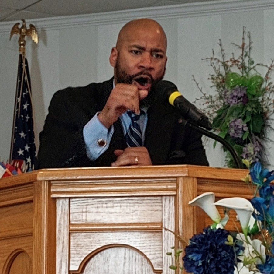 Nathaniel Jordan, also called the Minister of Wellness, works to help African Americans reverse health challenges by promoting healthy eating from a spiritual and holistic context. (Courtesy photo)