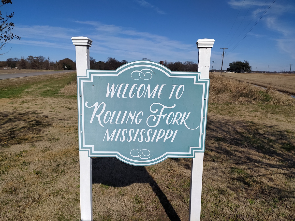 **FILE** Welcome sign for Rolling Fork, Mississippi, located on US Highway 61 (Chillin662 via Wikimedia Commons)