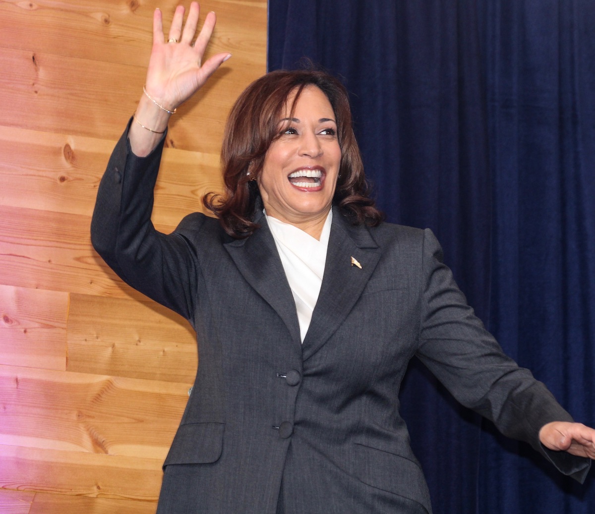 Vice President Kamala Harris visits Sycamore and Oak in Southeast D.C. on Aug. 4 to announce funding for Black businesses and historically underserved entrepreneurs. She also announced the winners of the $125 million American Rescue Plan-funded Capital Readiness Program awards competition. (Cleveland Nelson/The Washington Informer)