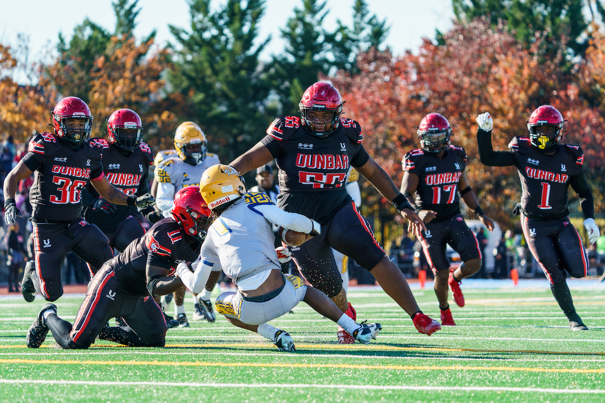 Dunbar defeated Ballou 28-7 in the Turkey Bowl on Nov. 23. (Abdullah Konte/The Washington Informer)
