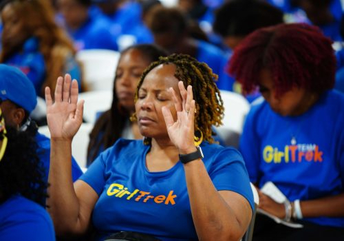 GirlTREK participants praying (Courtesy of GirlTrek)