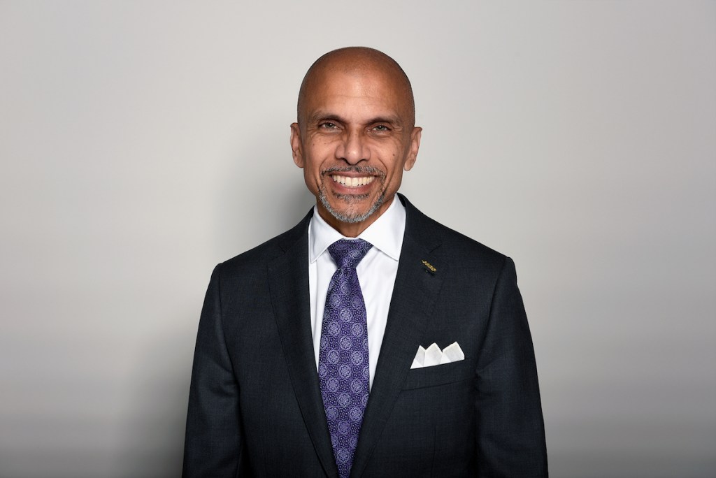 Louis Davis Jr.