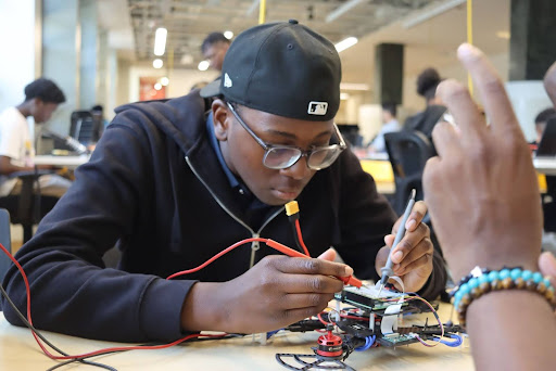 Igbekeleoluwaladun Daniels, a 17-year-old high schooler at Dr. Henry A. Wise Jr., at Amazon Drone Academy at Howard University on June 27 (Eden Harris/The Washington Informer)