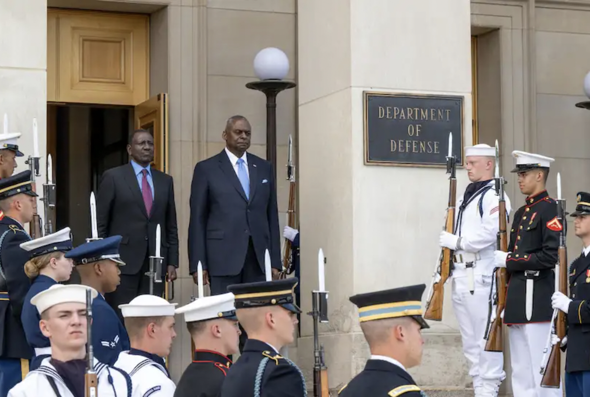 Kenyan President William Ruto and U.S. Defense Secretary Lloyd Austin at their meeting in Washington, D.C. (Courtesy of the Department of Defense)