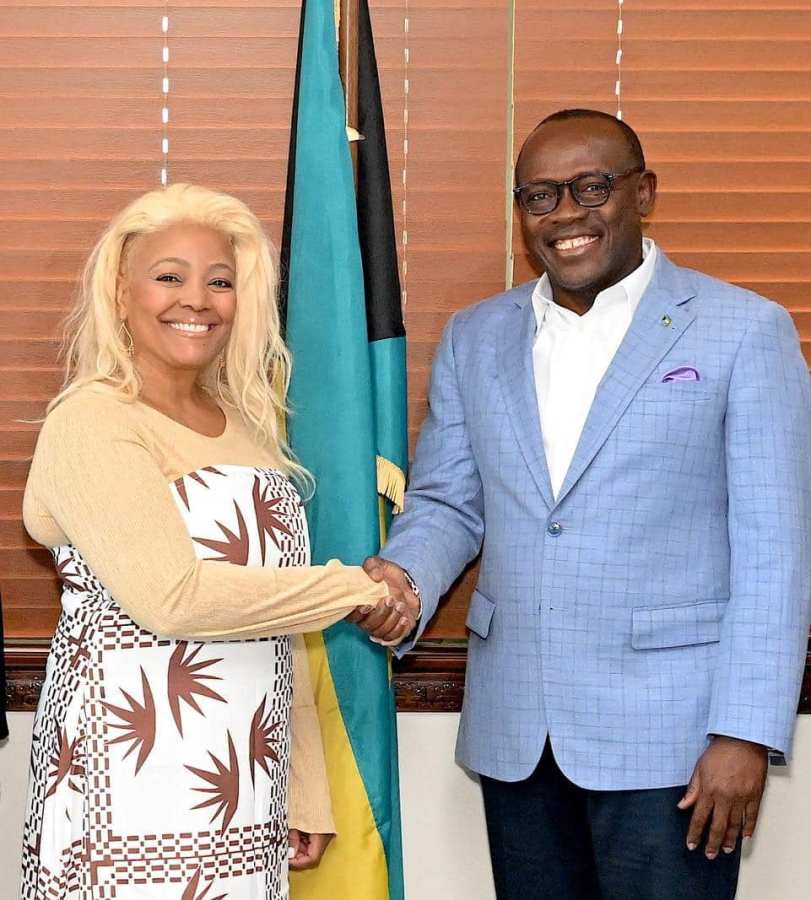 Bahamas Deputy Prime Minister Chester Cooper welcomes actress and producer Kim Fields. (Courtesy photo)